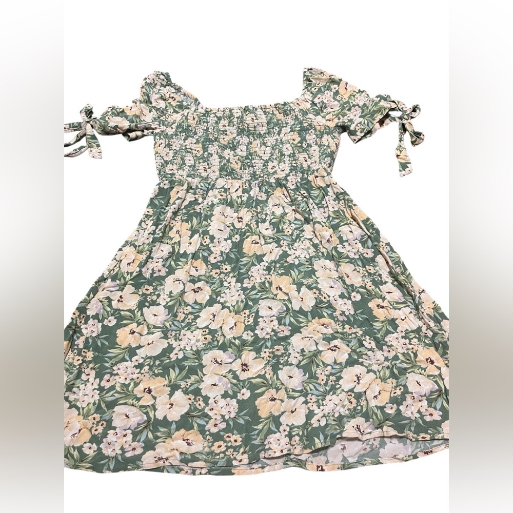 American Eagle Smocked Floral Tie Sleeve Dress